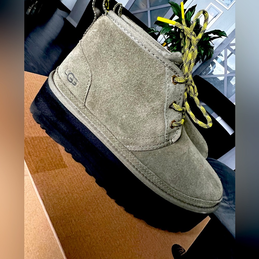 UGG Neumel Heritage Platform Boots